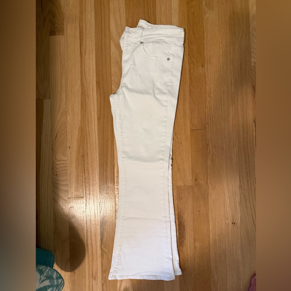 American Eagle High Rise Artist Flare White Jeans